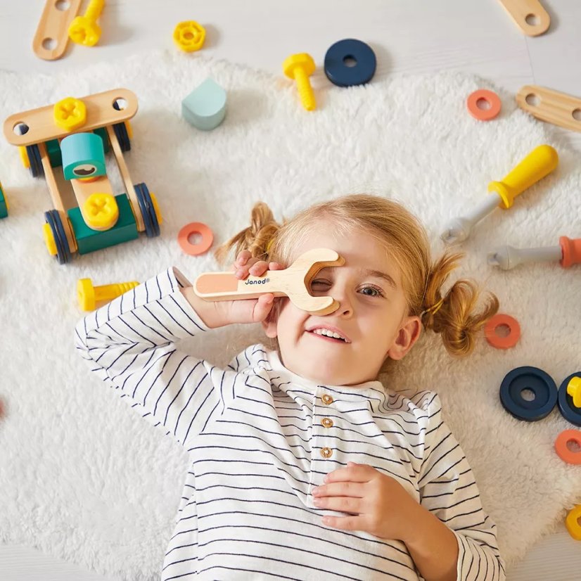 Janod BricoKids Dřevěná stavebnice s předlohami a nářadím 100 ks