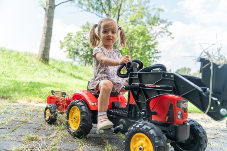 Falk Šlapací traktor 2030 Red Supercharger pedal charger s odpojitelnou vlečkou