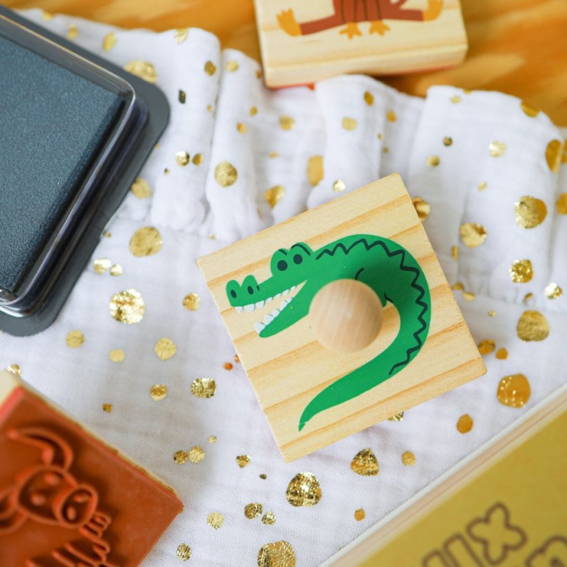 Dřevěná razítka s držákem Savana 9 ks