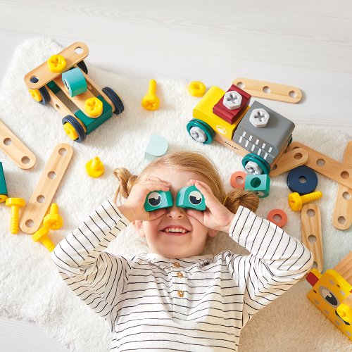 Janod BricoKids Dřevěná stavebnice s předlohami a nářadím 100 ks