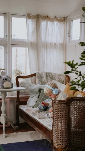 Bezdrátová dětská sluchátka s podsvícením Blue