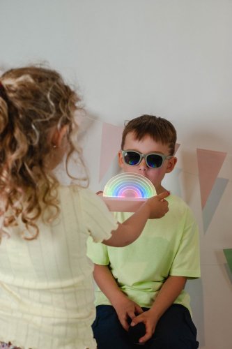 Tancujúca lampa Dúha fialová